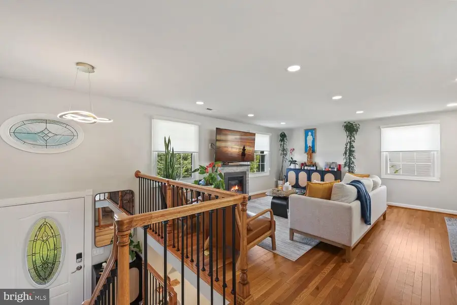 4003 Middle Ridge Dr, Fairfax, VA 22033 - #2