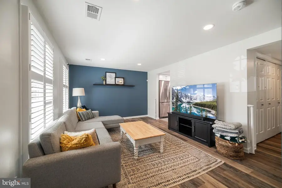 1536 Twisted Oak Dr, Reston, VA 20194 - #2