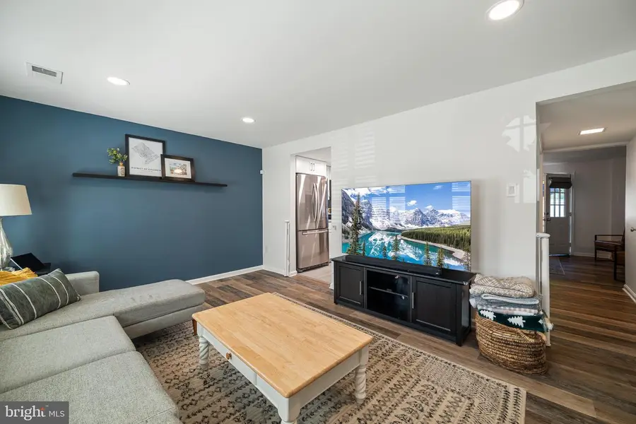 1536 Twisted Oak Dr, Reston, VA 20194 - #3