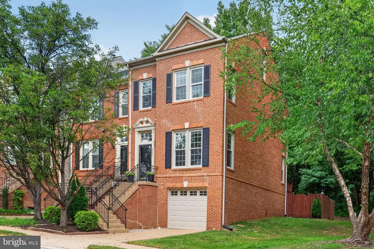 5560 Jowett Ct, Alexandria, VA 22315 - #1