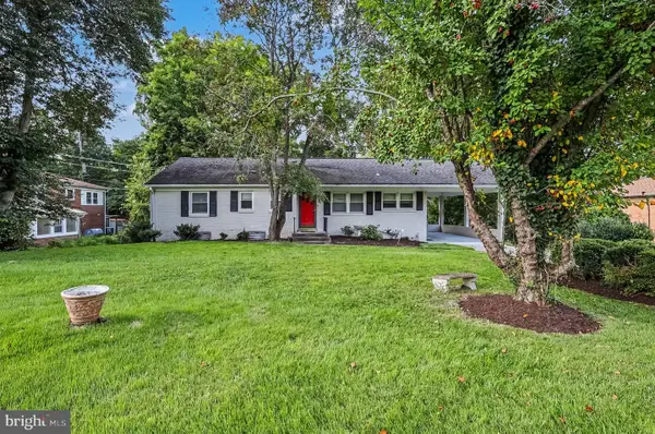 8714 Duvall St, FAIRFAX, VA 22031