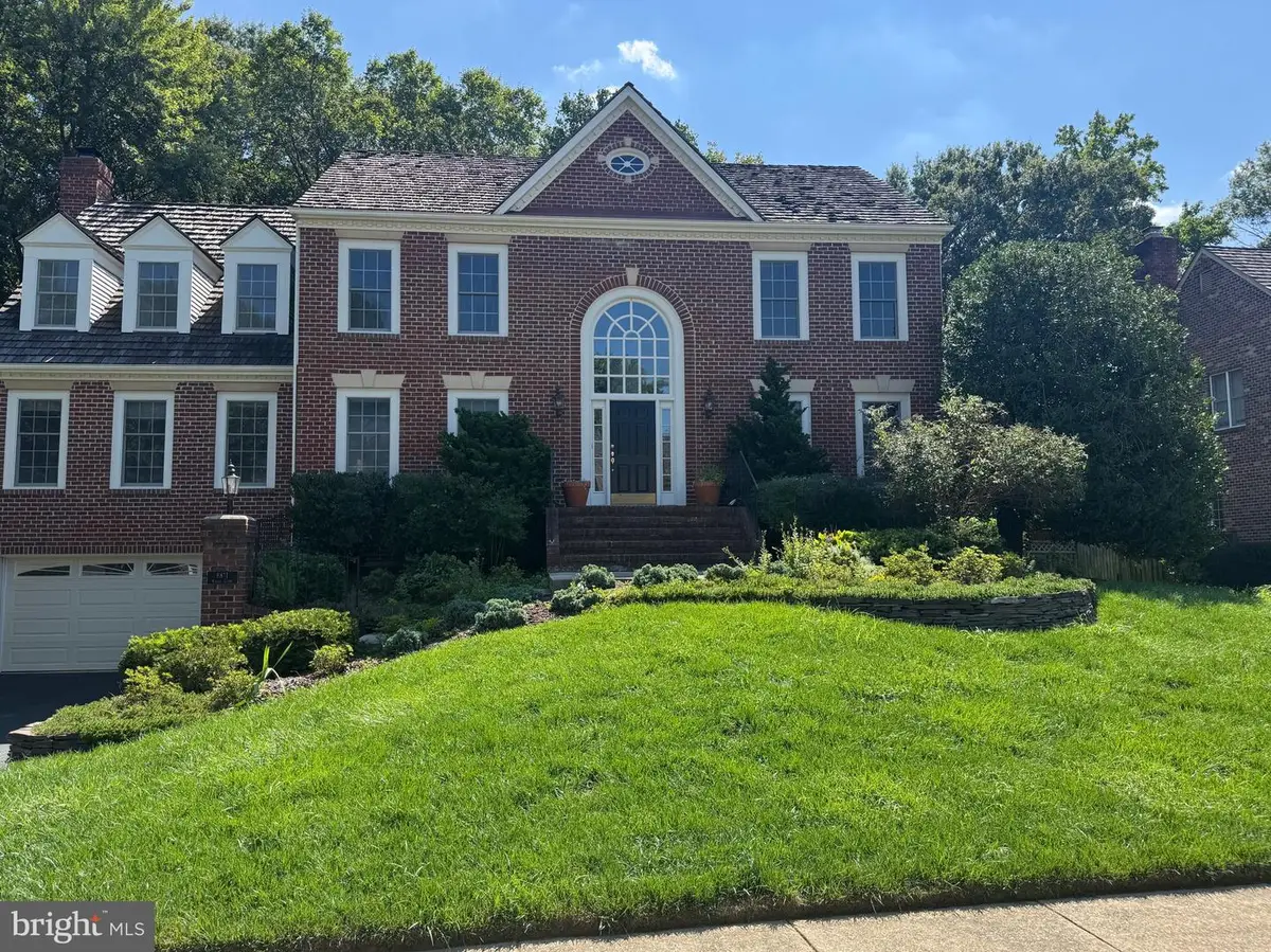 8811 Surrey Ct, Alexandria, VA 22309 - #1