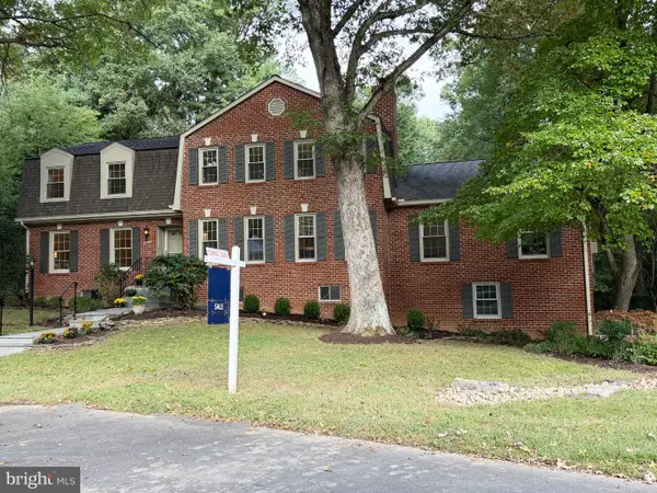 12210 Lake James Dr, OAK HILL, VA 20171