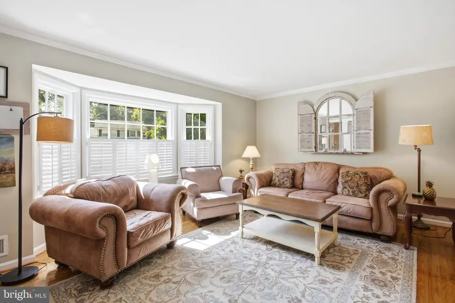 4229 Worcester Dr, Fairfax, VA 22032 - #3