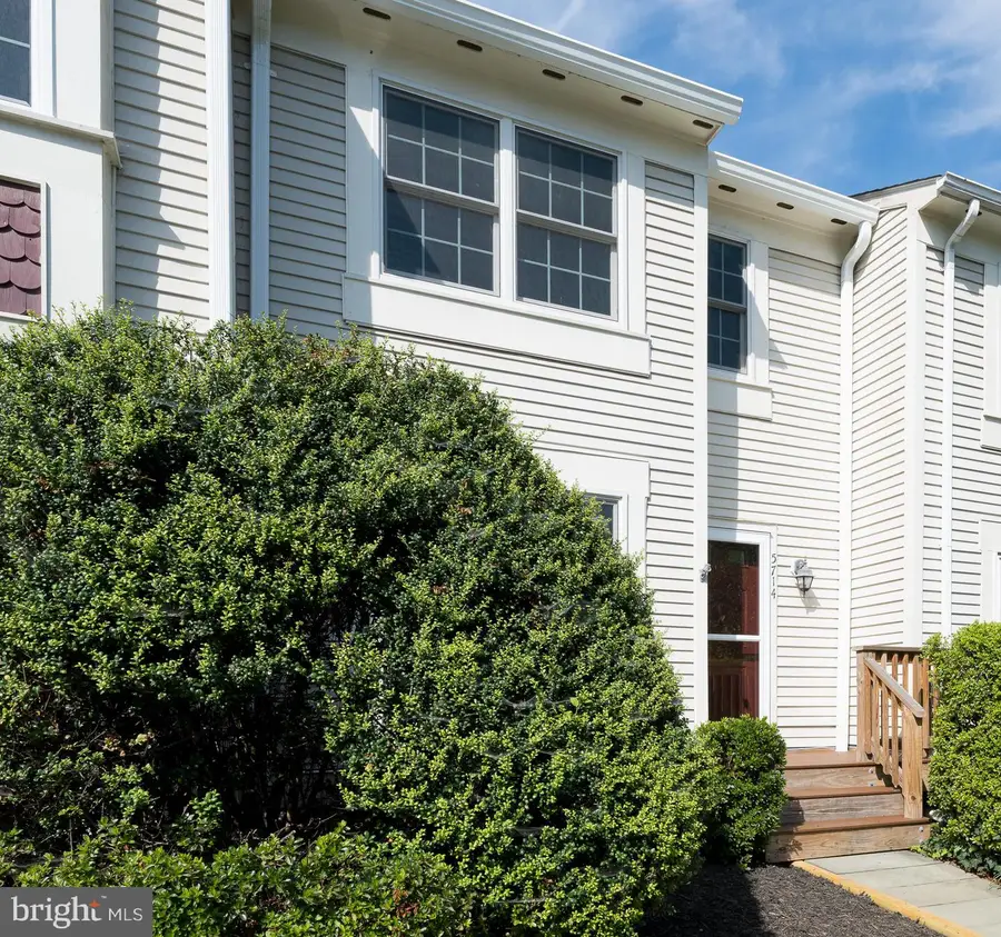 5714 Evergreen Knoll Ct, Alexandria, VA 22303 - #2