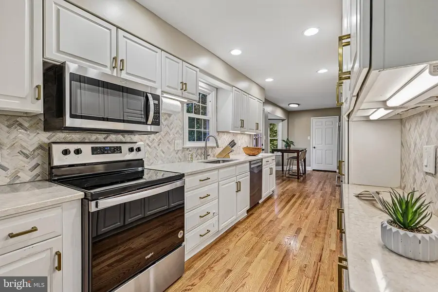 1360 Snow Meadow Ln, McLean, VA 22102 - #3