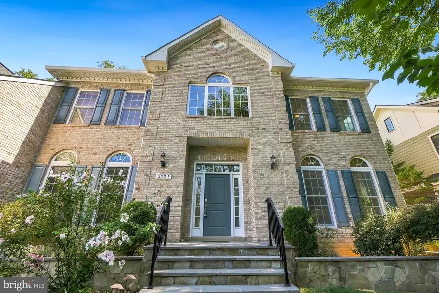 2321 Grove Ave, Falls Church, VA 22046 - #2