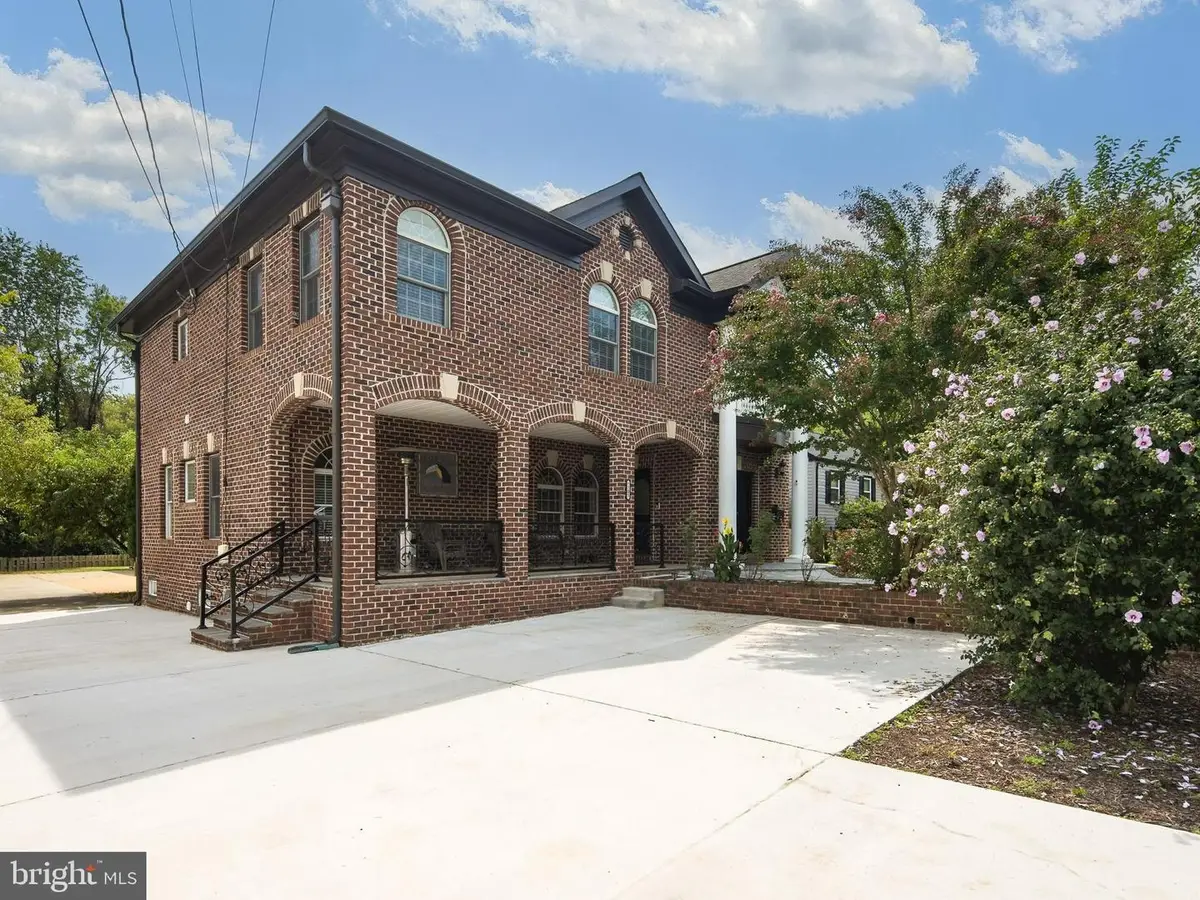7705 Magarity Rd, Falls Church, VA 22043 - #1