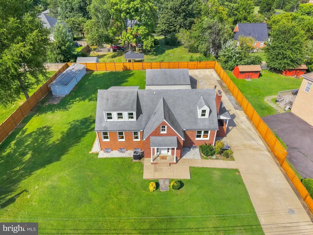 6334 Edgemoor Ln, Alexandria, VA 22312 - #1