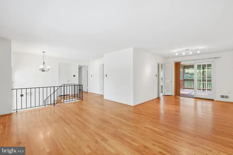 8400 Bound Brook Ln, Alexandria, VA 22309 - #3