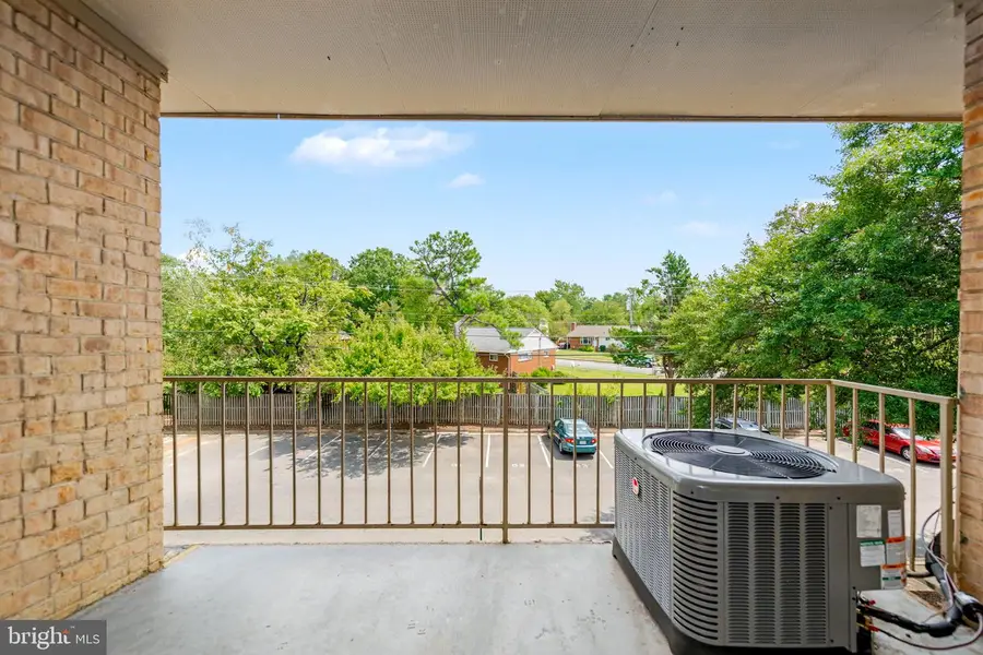 3708 N Rosser St #201, Alexandria, VA 22311 - #3