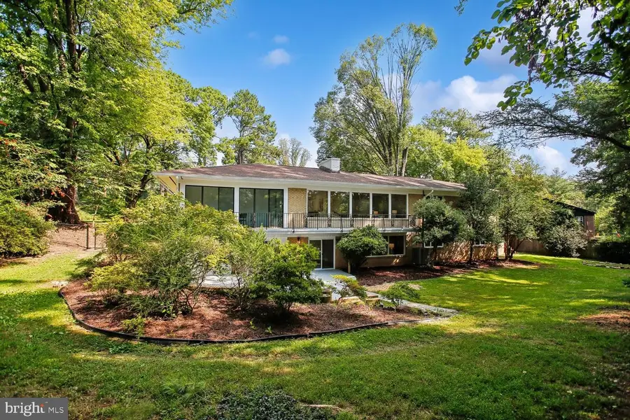 6533 Copa Ct, Falls Church, VA 22044 - #2