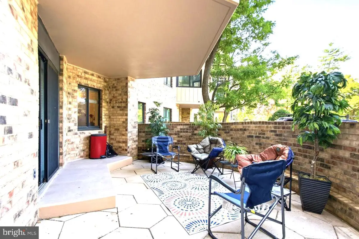 5901 Mount Eagle Dr #111, Alexandria, VA 22303 - #1
