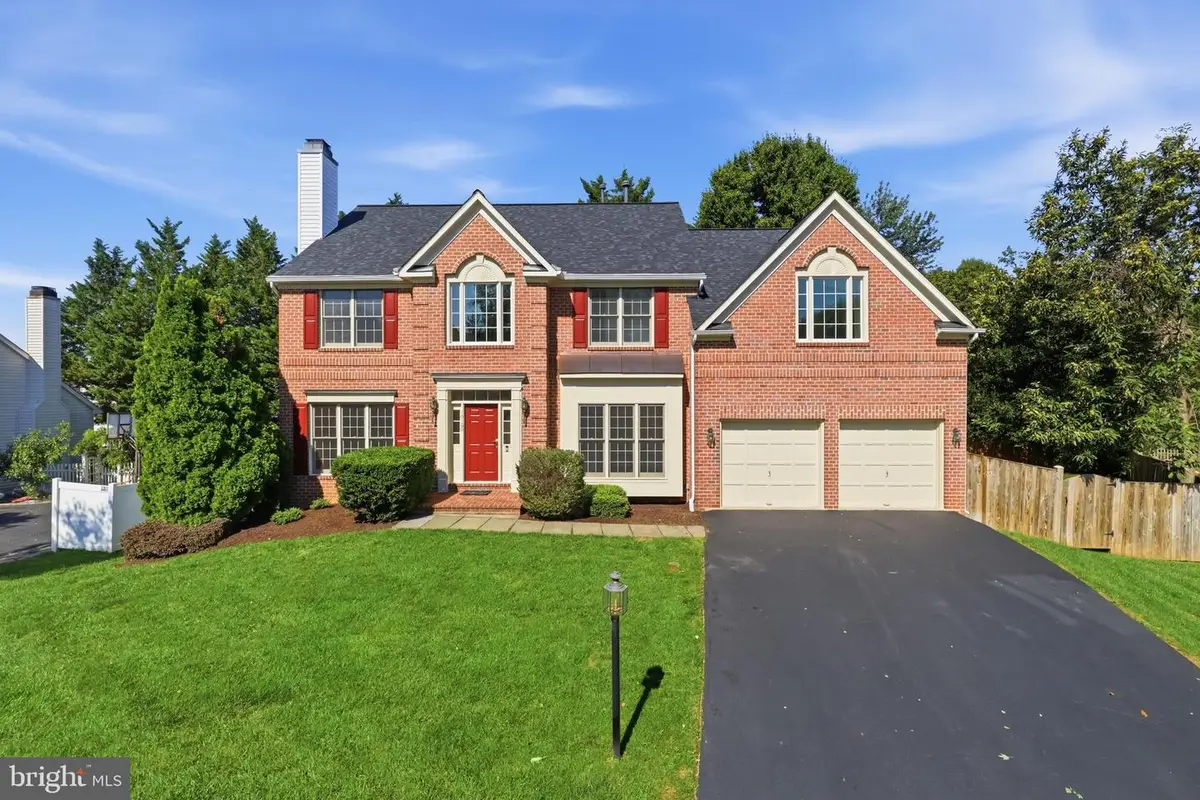 10160 Palmer Dr, Oakton, VA 22124 - #1