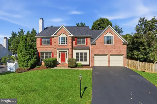 10160 Palmer Dr, OAKTON, VA 22124