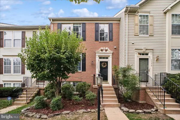 7438 Gadsby Sq, ALEXANDRIA, VA 22315