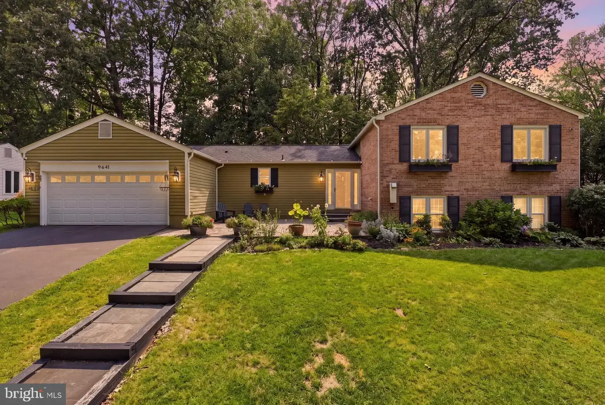 9641 Cinnamon Creek Dr, Vienna, VA 22182 - #1