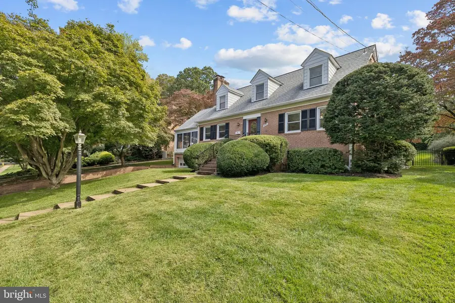 4035 N Stuart St, Arlington, VA 22207 - #2