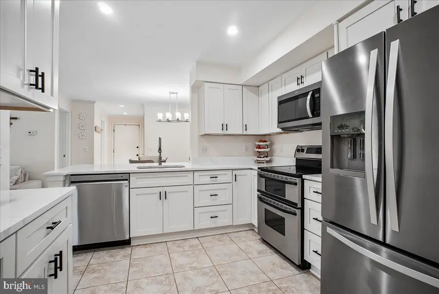 3800 Ridge Knoll Ct #9, Fairfax, VA 22033 - #3