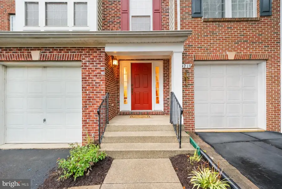 4220 Kerrigan Ln, Fairfax, VA 22030 - #3