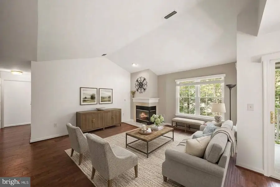 5636 Willoughby Newton Dr #37, Centreville, VA 20120 - #3