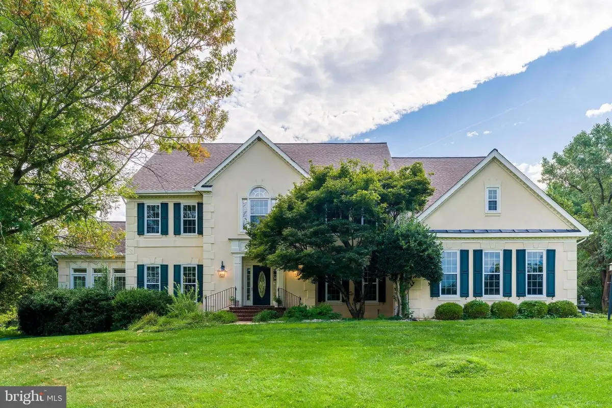 615 Nalls Farm Way, Great Falls, VA 22066 - #1