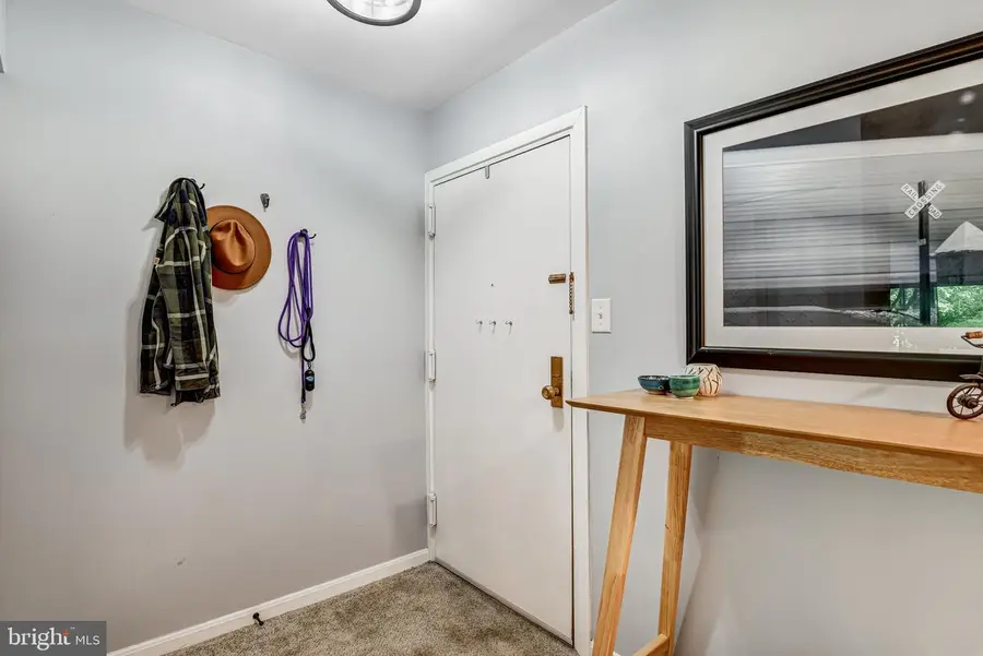 9745 Kings Crown Ct #1, Fairfax, VA 22031 - #3