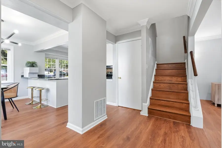 4871 Nash Dr, Fairfax, VA 22032 - #3