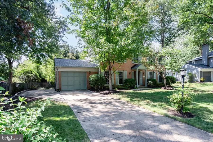 8620 Yardley Dr, Alexandria, VA 22308 - #3