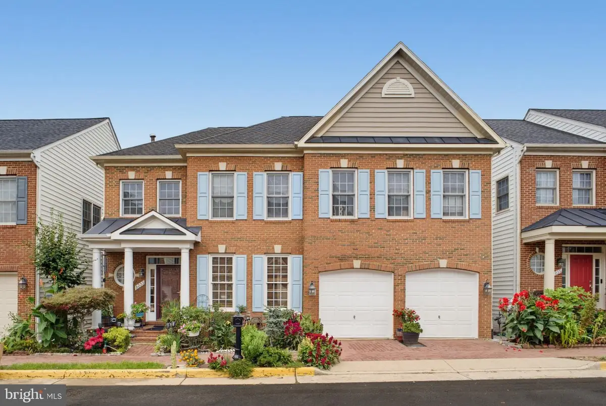 9233 Lee Masey Dr, Lorton, VA 22079 - #1