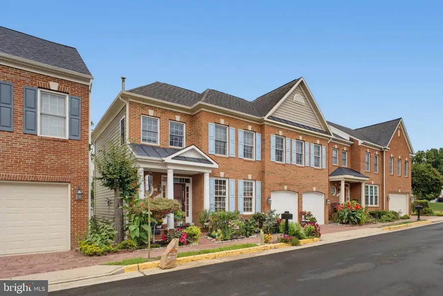 9233 Lee Masey Dr, Lorton, VA 22079 - #3