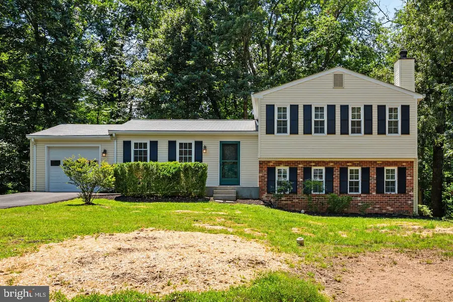 2422 Ivywood Rd, Reston, VA 20191 - #3