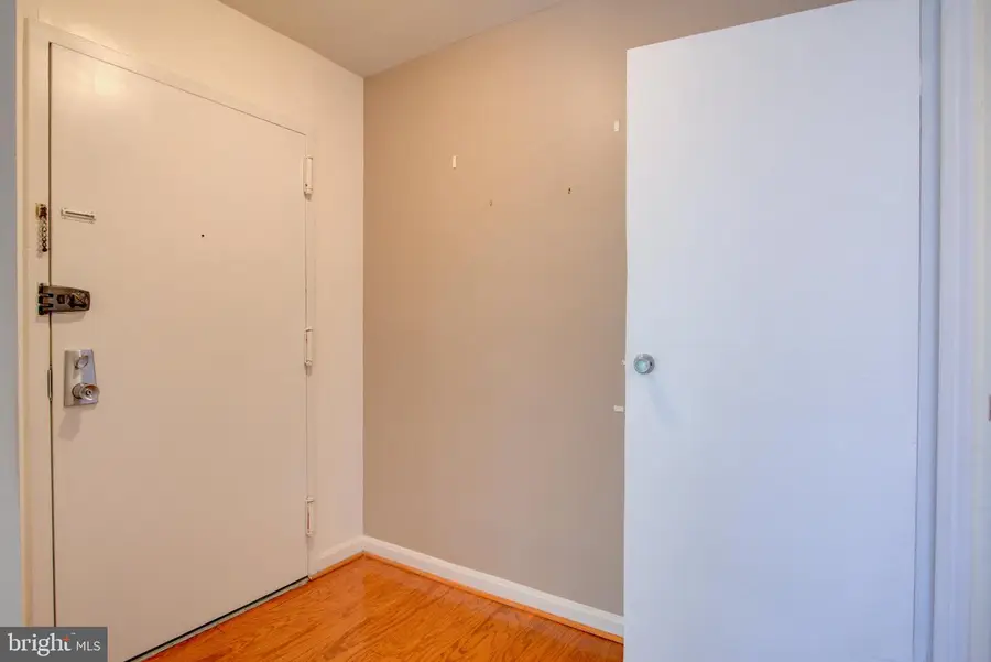 2052 Royal Fern Ct #23/21c, Reston, VA 20191 - #2