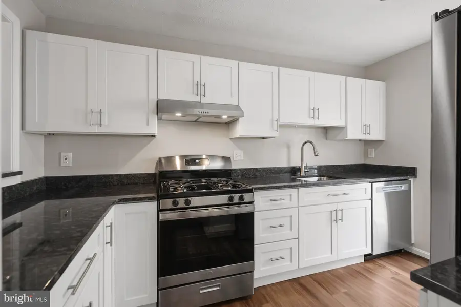 10118 Oakton Terrace Rd #10118, Oakton, VA 22124 - #3