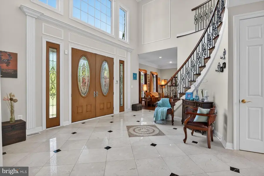 1002 Sherman Ct, Great Falls, VA 22066 - #3