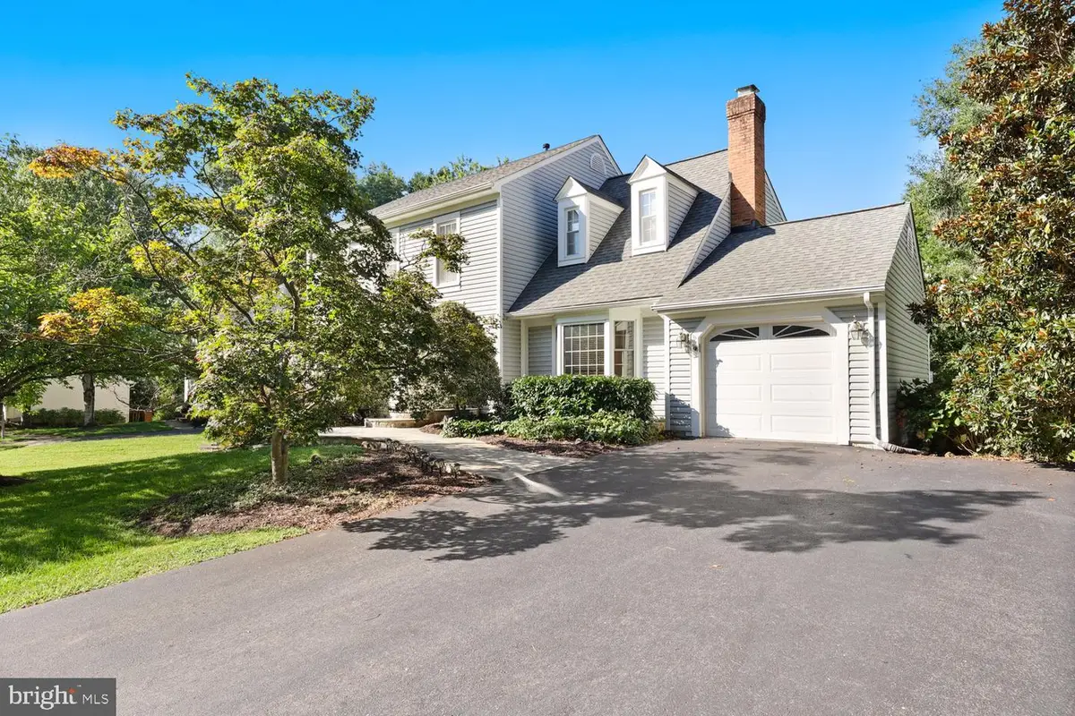 10221 Eagle Landing Ct, Burke, VA 22015 - #1