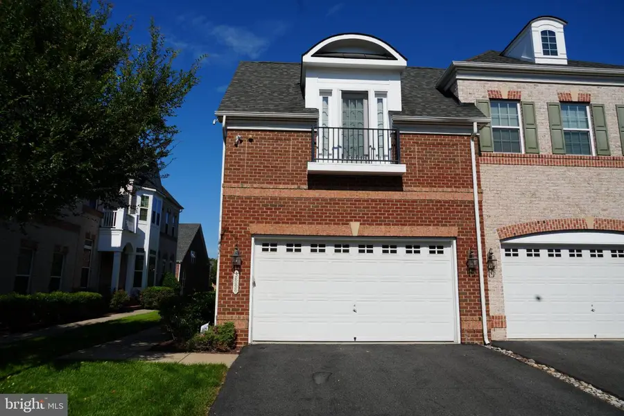 3888 Billberry Dr, Fairfax, VA 22033 - #2