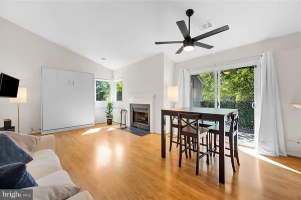 11743 Summerchase Cir #b, RESTON, VA 20194