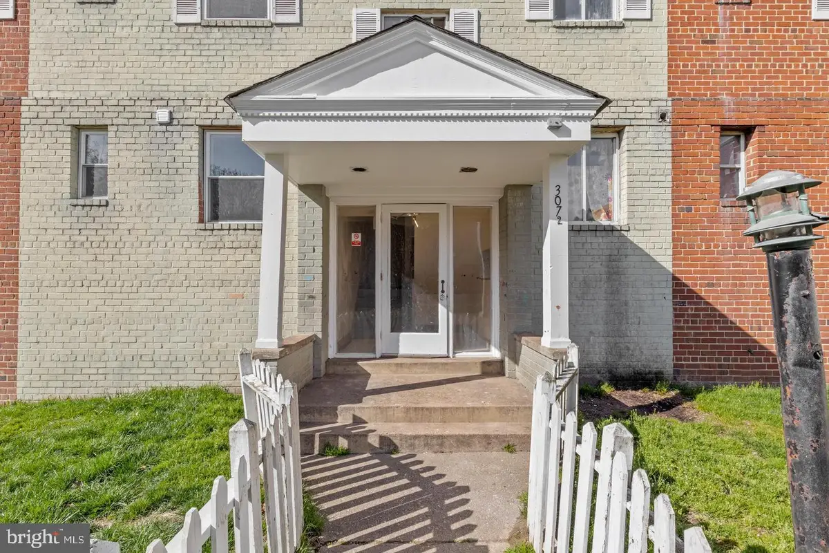 3072 Patrick Henry #202, Falls Church, VA 22044 - #1