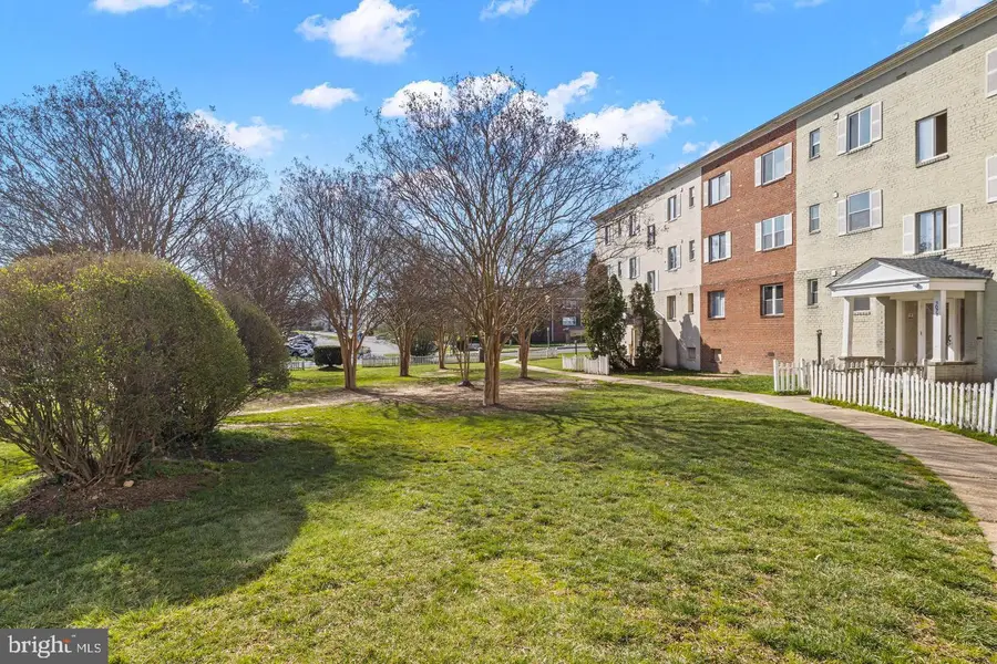3072 Patrick Henry #202, Falls Church, VA 22044 - #3