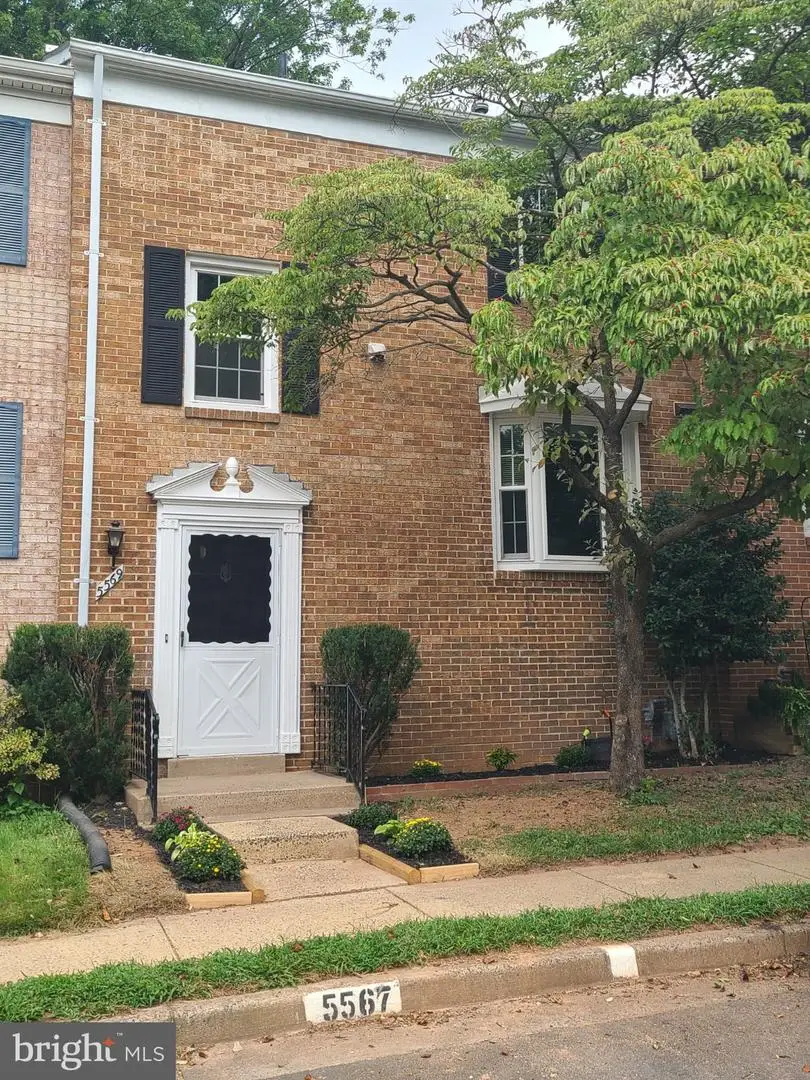 5569 Kendrick Ln, Burke, VA 22015 - #1