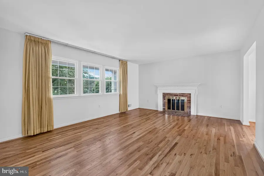 7917 Donelson St, Alexandria, VA 22309 - #3