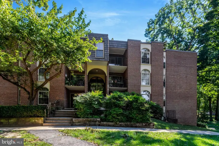 3310 Woodburn Village Dr #11, Annandale, VA 22003 - #2