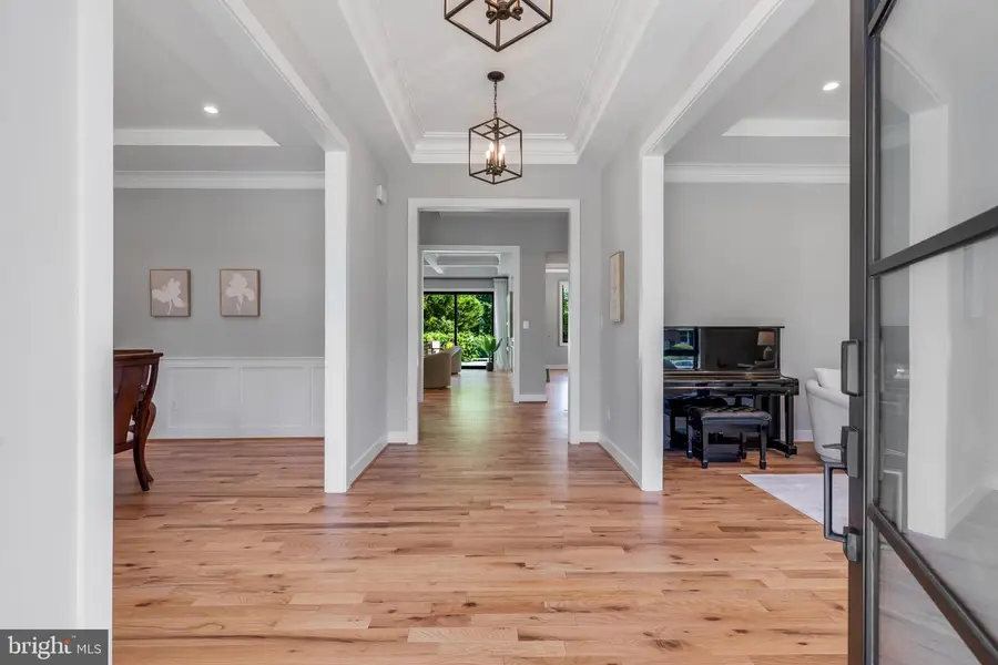 1435 Mayflower Dr, McLean, VA 22101 - #3