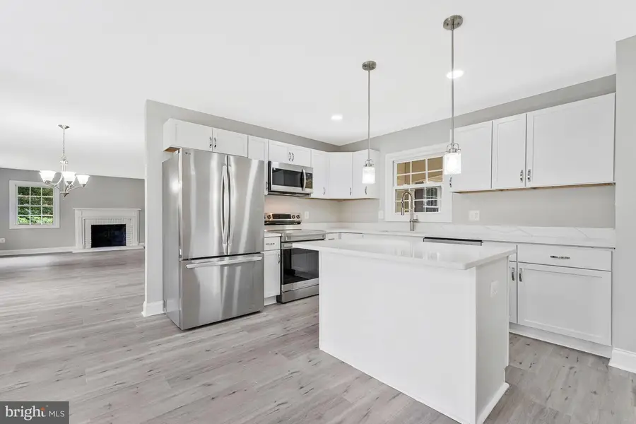 12806 Middleton Ln, Fairfax, VA 22033 - #3