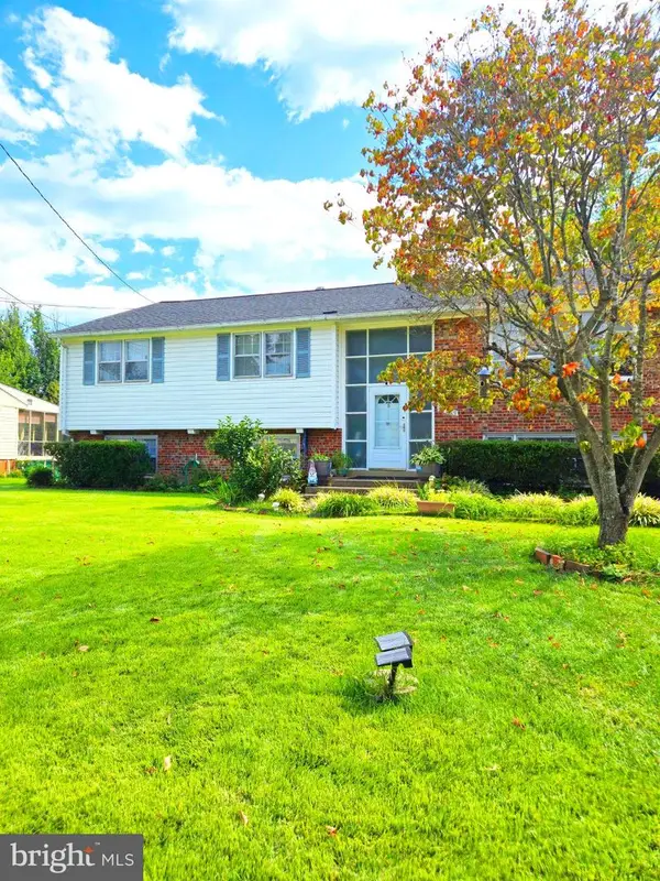 15009 Carlbern Dr, CENTREVILLE, VA 20120