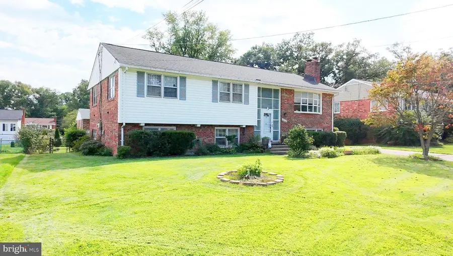 15009 Carlbern Dr, Centreville, VA 20120 - #3
