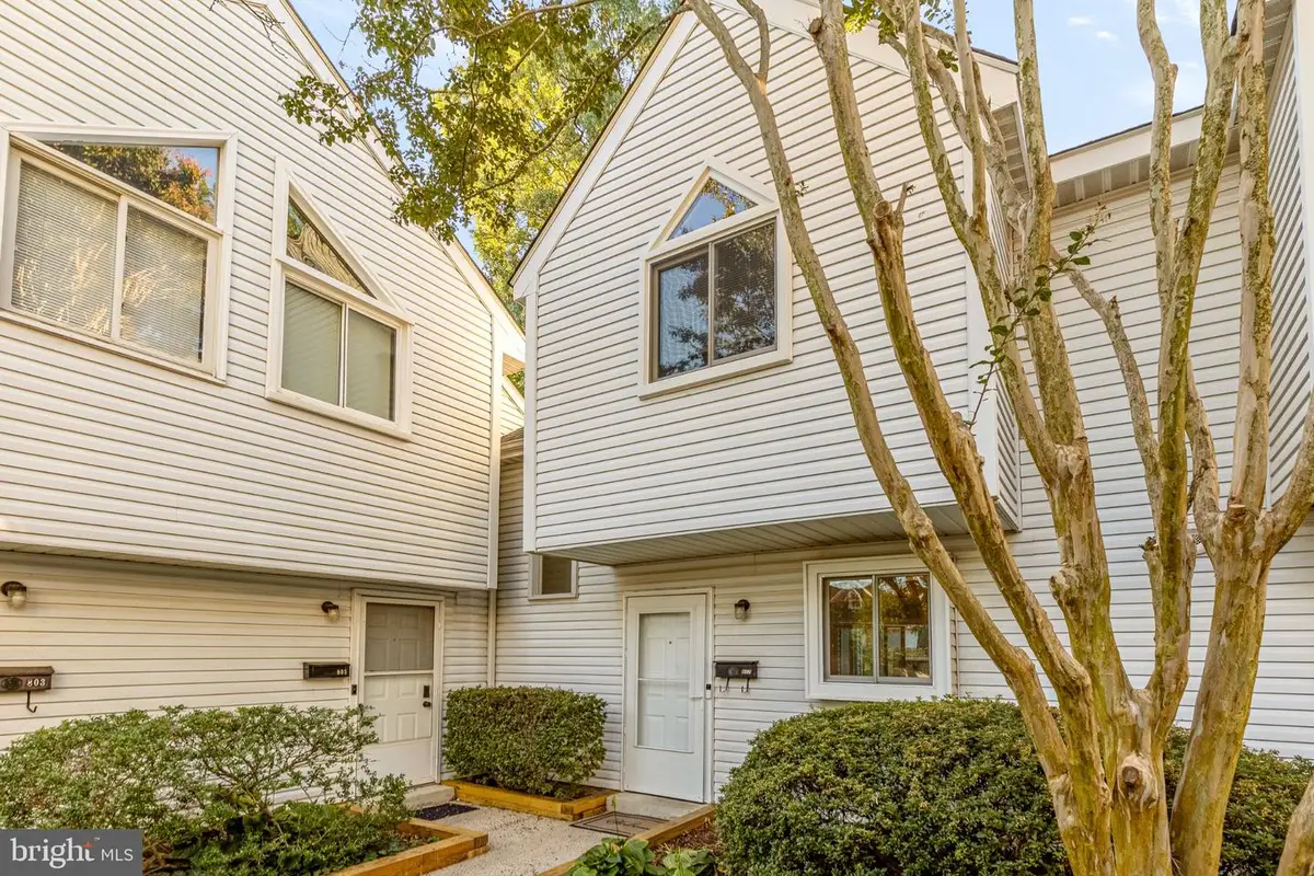 807 Locust St #5, Herndon, VA 20170 - #1