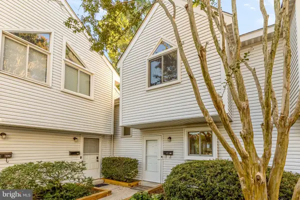 807 Locust St #5, HERNDON, VA 20170
