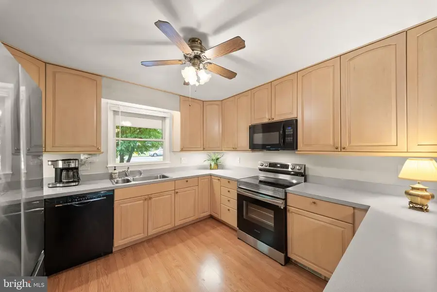 13127 Madonna Ln, Fairfax, VA 22033 - #3